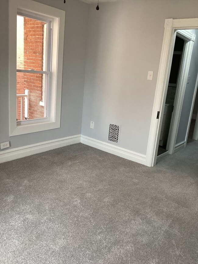 Building Photo - Beautifully Updated Half Duplex in the Boro