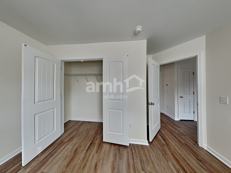 Building Photo - 1382 John Swann St