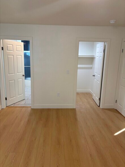 Building Photo - 6210 Brynhurst Ave