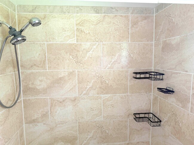 Building Photo - 534 Glenvale Dr