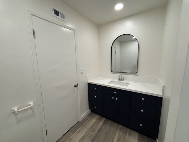Building Photo - 5704 Wisteria Dr