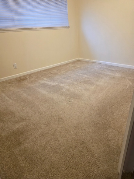 Building Photo - 2349 W Newton St