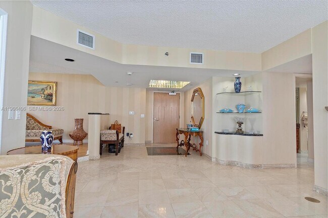 Building Photo - 16445 Collins Ave