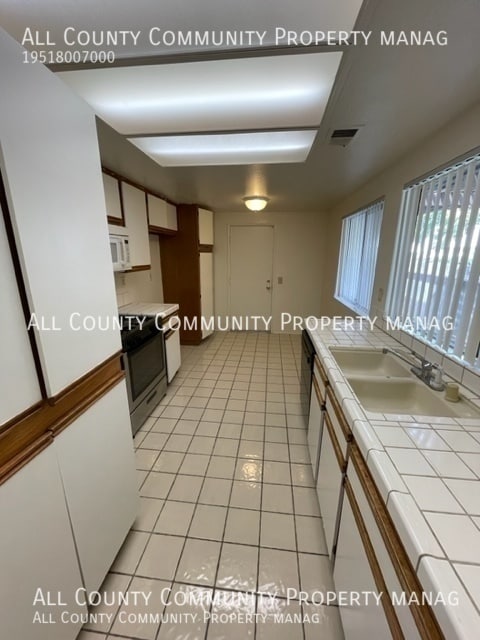 Building Photo - 5647 Boot Way