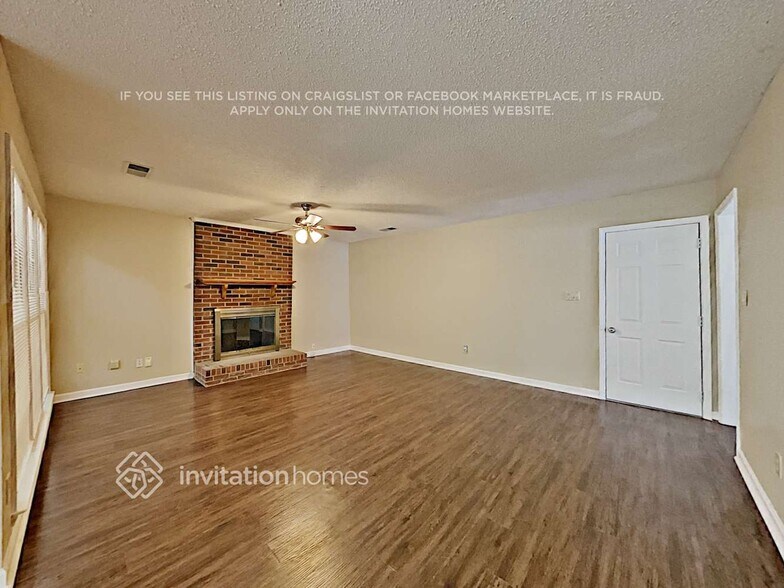 Building Photo - 10709 Summitt Tree Ct