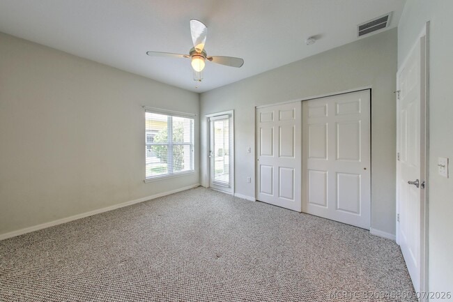 Building Photo - 1868 S Dovetail Dr