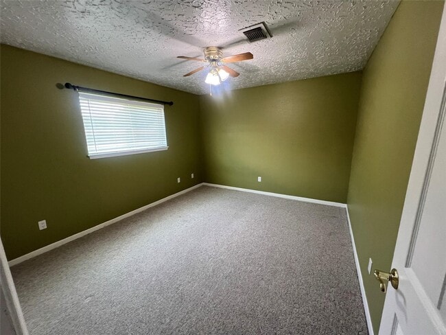 Building Photo - 22503 Braken Carter Ln
