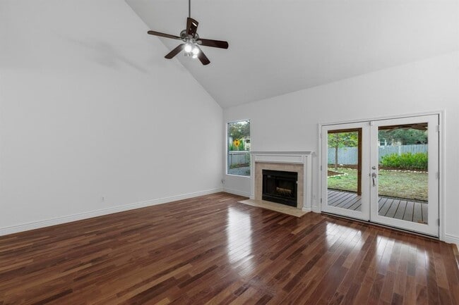 Building Photo - 9312 Roxanna Dr