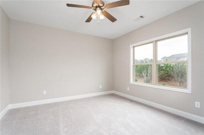 Building Photo - 3260 Academy Dr