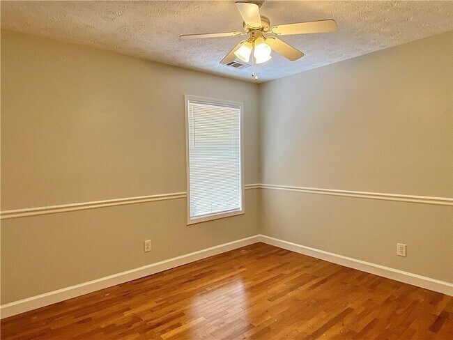 Building Photo - 4609 Insdale Ln NW