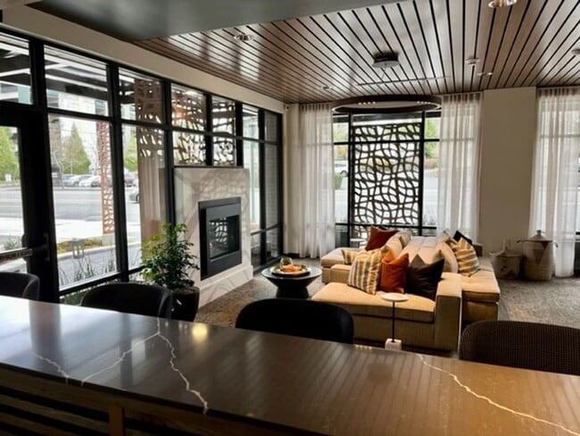 Building Photo - Jade Condominiums ~ Kirkland/Totem Lake