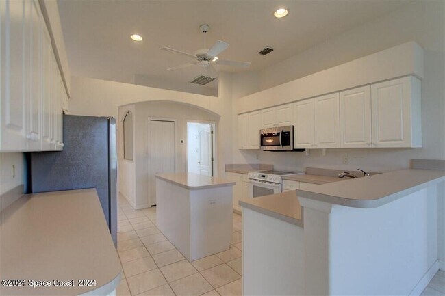 Building Photo - 2300 Brightwood Cir