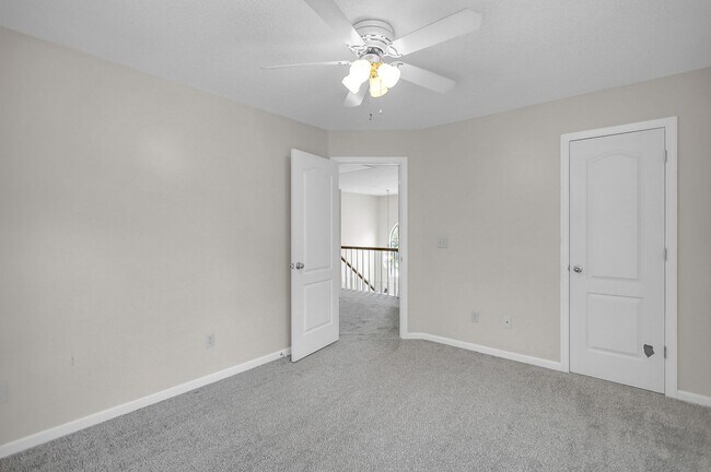 Building Photo - Stunning 4-bed Home in Hinesville With Two...