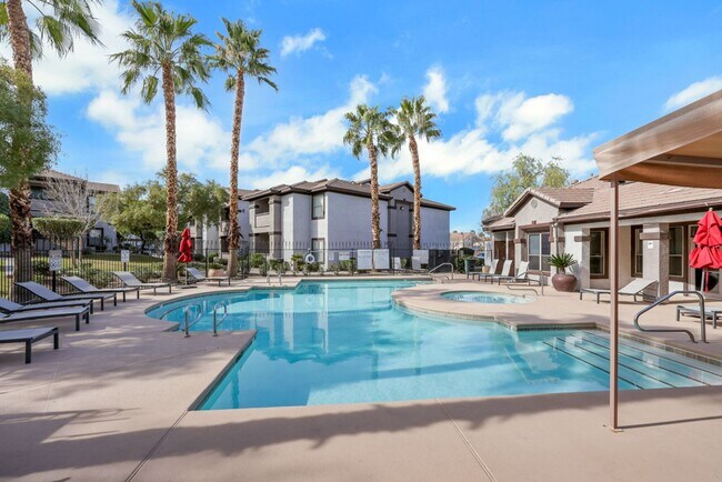 Building Photo - Bright Ground-Floor Condo in Gated Traverse Point with Pool & Spa Amenities