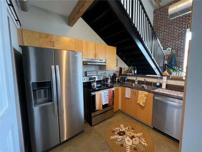 Building Photo - 445 Sessions St NW