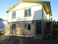 Building Photo - Two Bedroom Duplex in South Salem