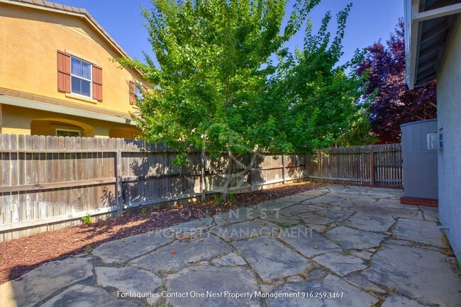 Building Photo - 862 Courtyards Loop