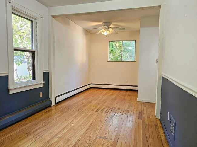 Building Photo - 514 W Breckenridge St