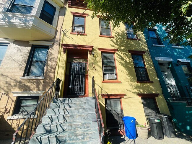 Building Photo - 343 Hamilton St