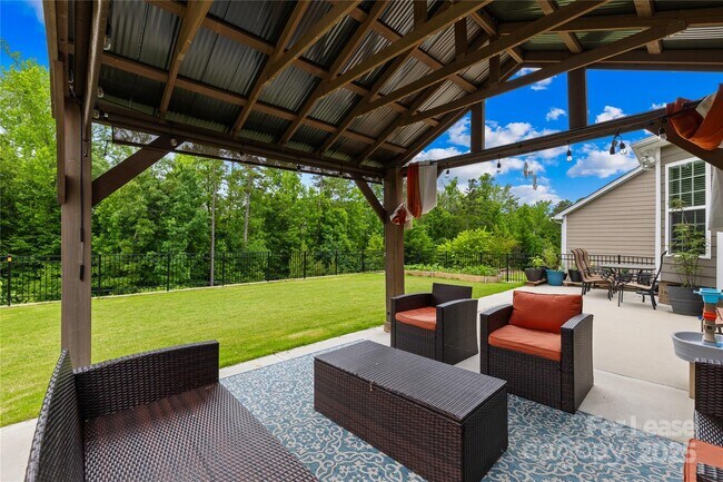 Building Photo - 5086 Waterloo Dr
