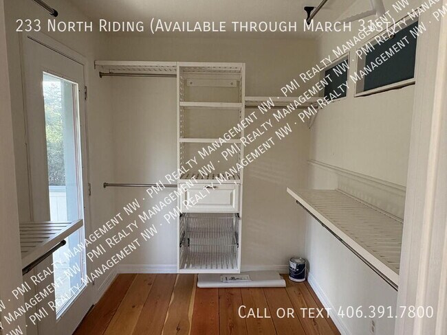 Building Photo - 233 N Riding