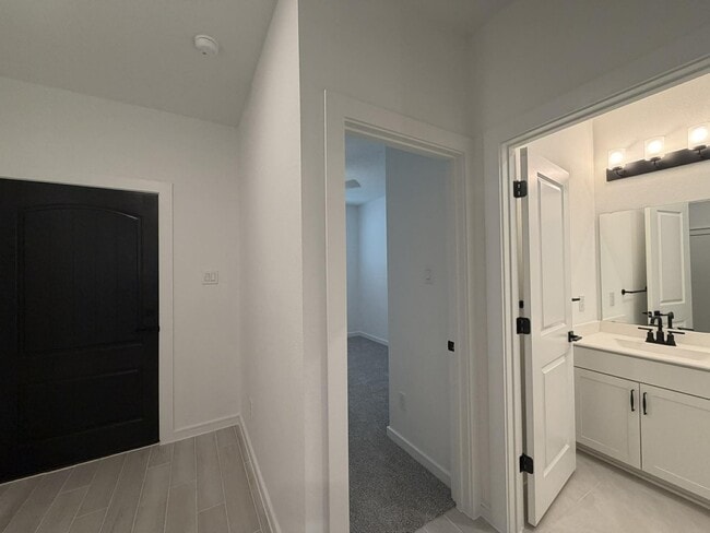 Building Photo - 4727 Bay Vista Dr