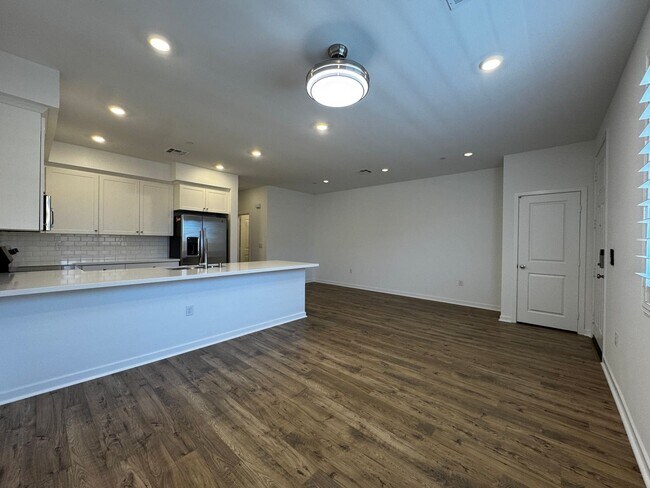 Building Photo - Beautiful, New Siena 3 Bedroom, 2.5 Bath Townhome with Solar for Rent