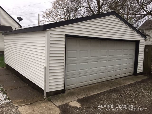 Building Photo - 4BR/2BA House w/Garage & Central Air!