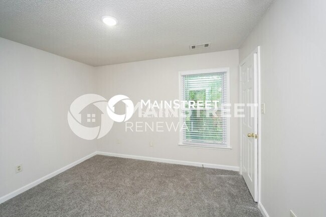 Building Photo - 4 Bedroom Pet-Friendly Home in Cordova, TN with Main Street Renewal