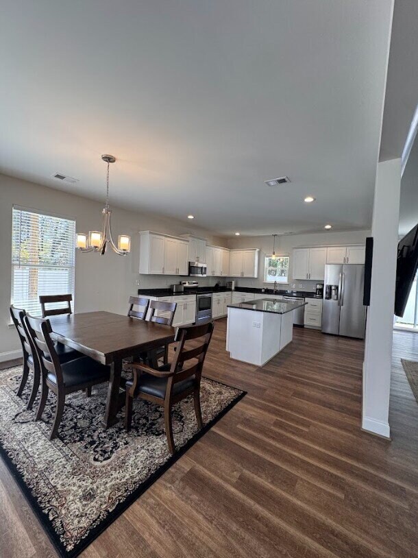 Building Photo - Ask us how to get FREE RENT!