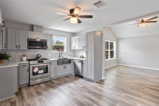 Building Photo - 4640 Orange Cir S