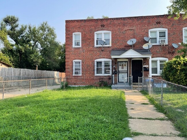 Primary Photo - 910 E Patapsco Ave