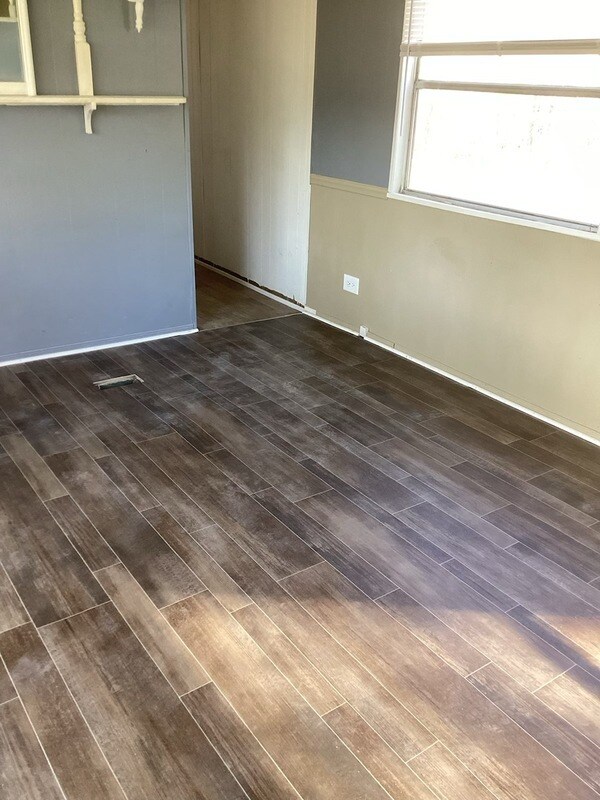 Building Photo - 126 Emily St