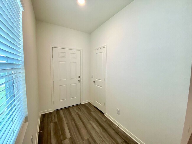 Building Photo - Modern Comfort Meets Prime Location – New ...