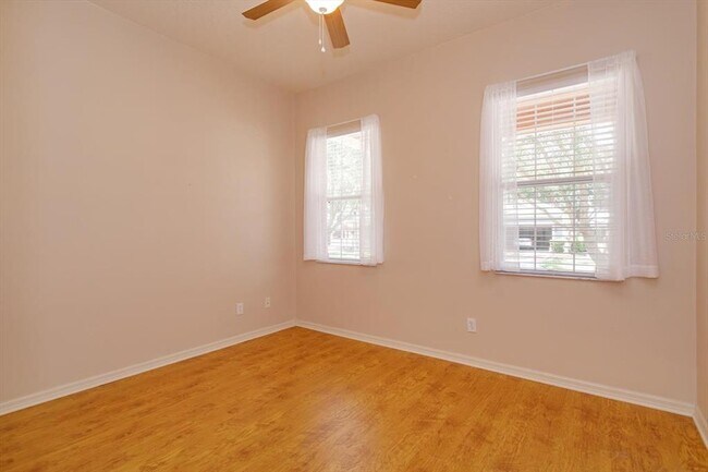 Building Photo - 120 Crepe Myrtle Dr