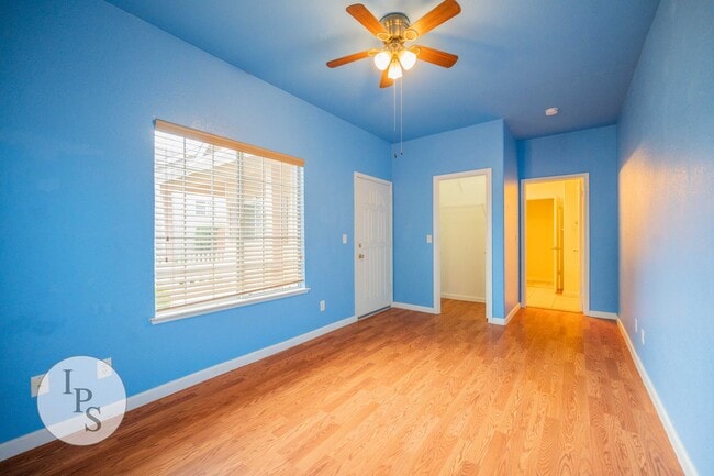 Building Photo - SOLAR!!!!  Fresno NorthEast Home, 4BR/2.75...