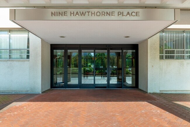 Building Photo - 9 Hawthorne Pl