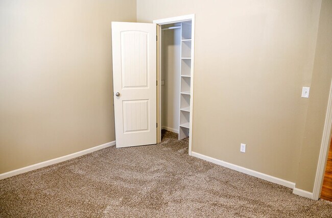 Building Photo - 459 S Main Ave