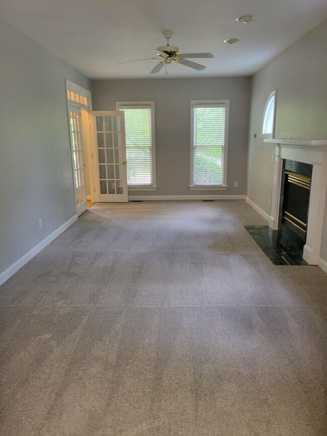 Building Photo - Awesome 4br/2.5ba in exc Cary Location! Available Now!