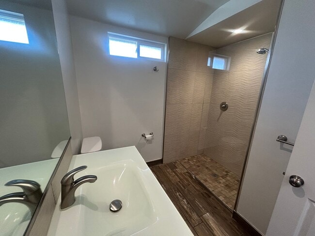 Building Photo - Adorable Two Bedroom in San Juan Bautista!