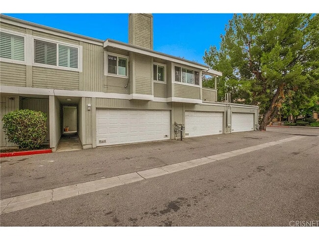 Building Photo - 22131 Burbank Blvd