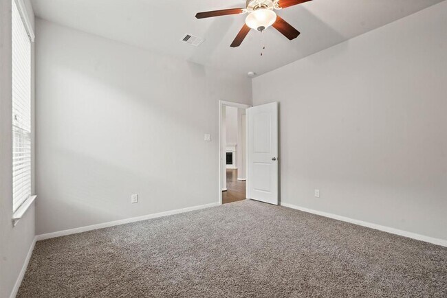 Building Photo - 14108 N Crater Lake Trail