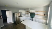 Building Photo - 809 Arnold Ave