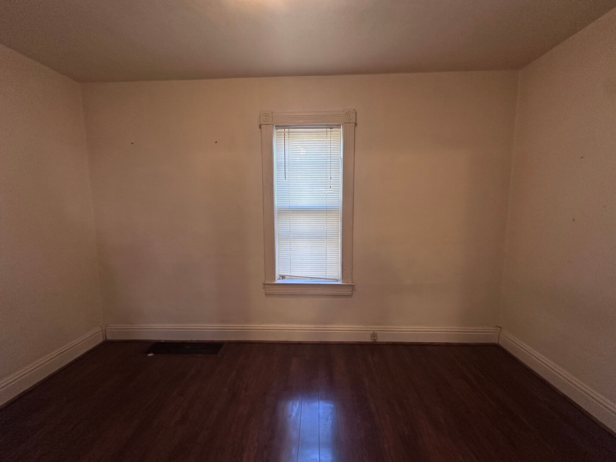 Building Photo - 315 N 2nd Ave