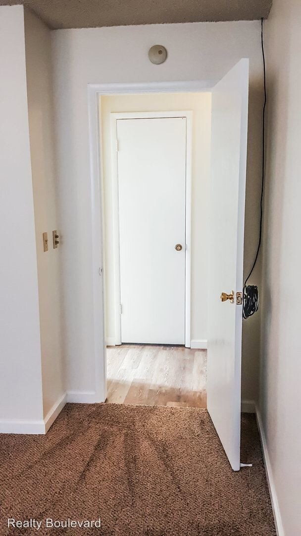 Building Photo - 2 br, 1 bath House - 705 Jamaica #4