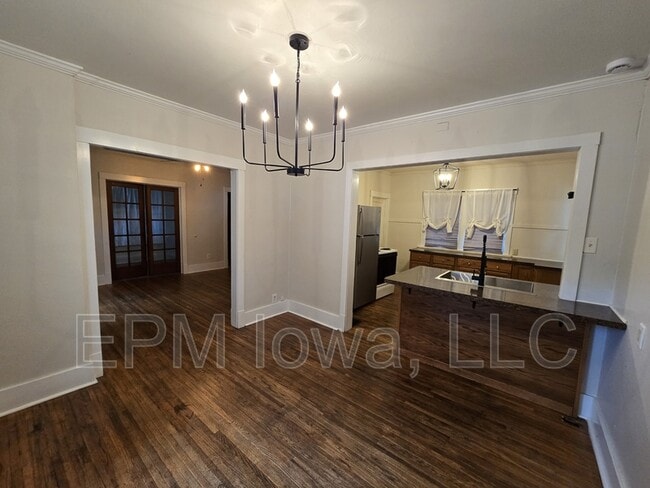 Building Photo - 2064 Independence Ave