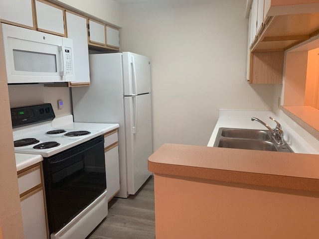 Kitchen - 9 Captains Ct