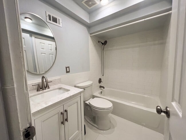 Building Photo - 3/2 House Near UF - Available mid-July 2026!