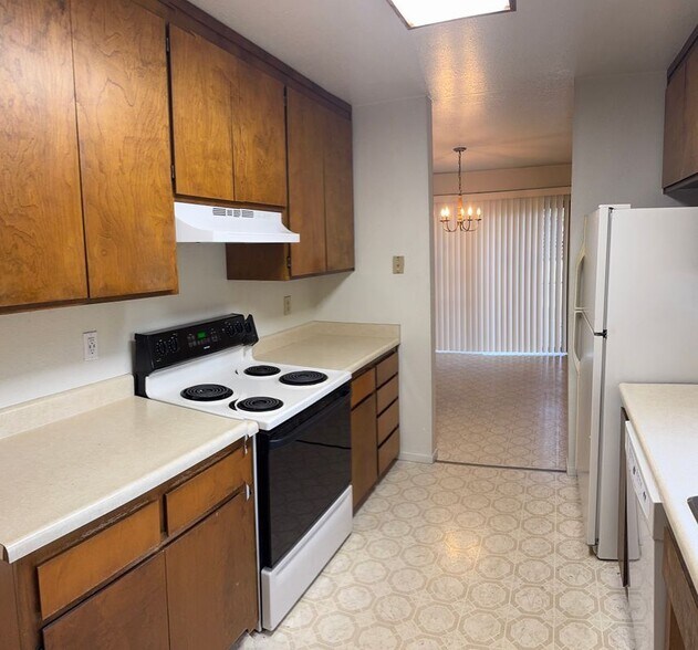 Building Photo - 1678 E St