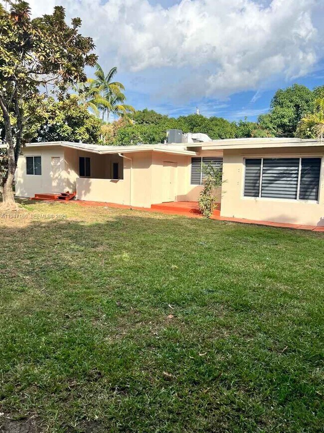 Building Photo - Southwest 97th Avenue, Miami, FL 33165 - 3 BR 2 BA single-family home